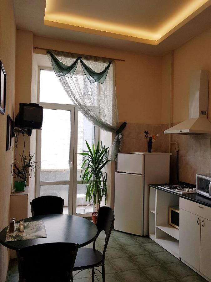 Апартаменты Home-Hotel Apartments on Maidan Nezalezhnosti Square Киев-23